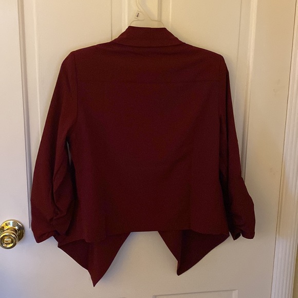 Burgundy ModCloth lightweight 3/4 sleeve blazer - Picture 4 of 4